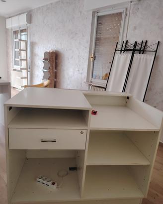 arredamento negozio e garage 