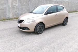 Lancia Ypsilon 1.0 FireFly 5 porte S&S Hybrid Ecoc