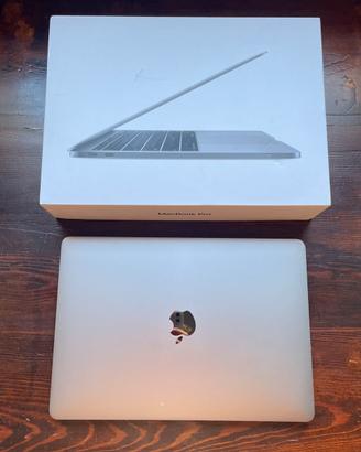 MacBook Pro 13” 2017 - 8 GB RAM – 256 GB SSD
