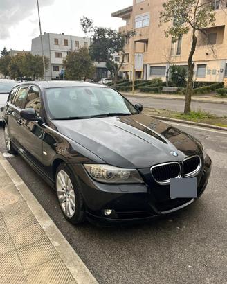 Bmw 318 touring 2012