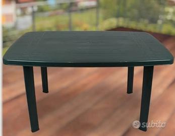 Stock tavolo giardino