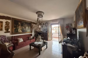 Appartamento di 153 m² con 5 locali e box auto dop