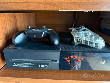 XBOX ONE 500Gb + 2 controller