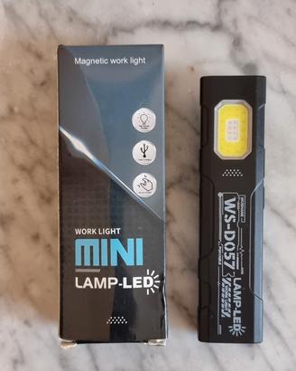 Lampada torcia led portatile ricaricabile usb