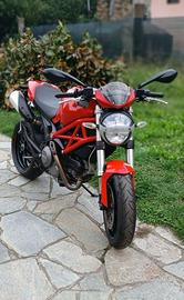 DUCATI Monster 796