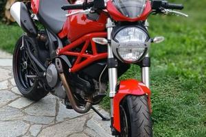 DUCATI Monster 796