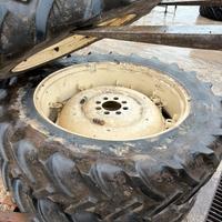 Cerchi e Gomme 13.6 R38 12.4 R28