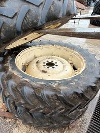 Cerchi e Gomme 13.6 R38 12.4 R28