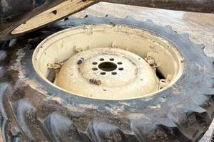 Cerchi e Gomme 13.6 R38 12.4 R28
