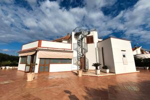 Arenella | Villa adibida ad albergo
