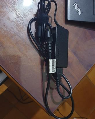 caricabatterie Lenovo e base portatile thinkpad