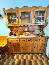 Arredamento completo in pino massello