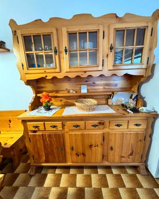 Arredamento completo in pino massello