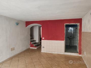 M 170 netti su 3 piani ristrutturato a candeadco