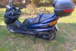 scooter con bauletto 