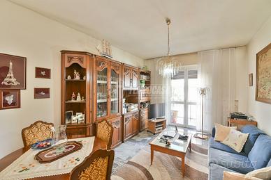 TRILOCALE ALL'ULTIMO PIANO IN ZONA CENTRALE