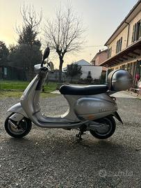 vespa  ET4 125  99 iscr ASI buone condizioni