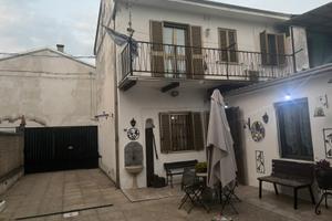 Casa indipendente con terreno edificabile