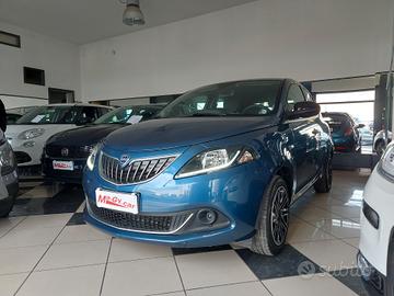 Lancia Ypsilon 1.0 FireFly Hybrid Silver Plus