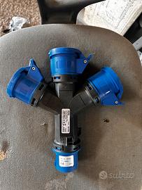 Adattatore CEE 3 Vie 16A 230V BLU IP44 Rosi