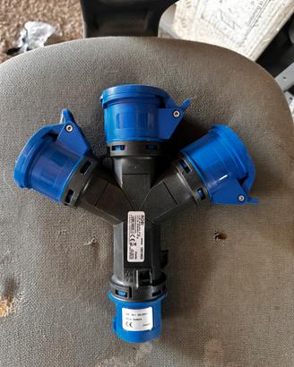 Adattatore CEE 3 Vie 16A 230V BLU IP44 Rosi