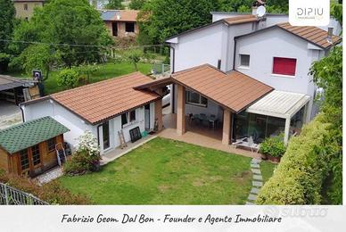 Casa indipendente di 261 m² con 5 locali e box aut