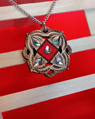 Ciondolo CHAKRA in legno e Swarovski®