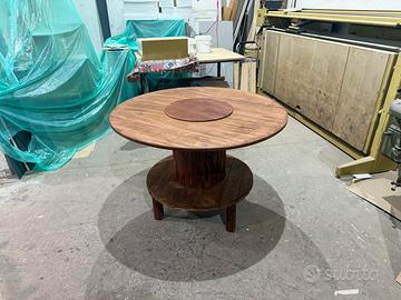 Tavolo fatto a mano da falegname esperto