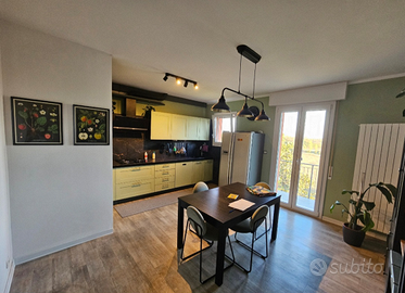 Stanza singola in appartamento ristrutturato