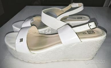 vintage scarpe aperte bianche lucide zeppa da 15