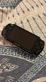 SONY PSP 3004 + Caricatore Originale & Memory 4Gb