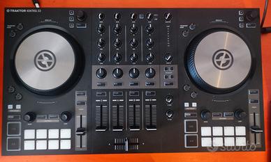 TRAKTOR KONTROL S3 DJ console uscite bilanciate