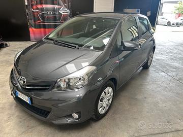 Toyota Yaris 1.3 5 porte Style 100cv neopatentati
