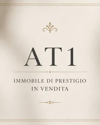 Attico / Mansarda di 800 m² con più di 5 locali e 