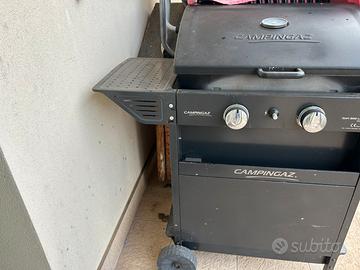 Barbecue a gas con pietra lavica