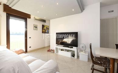 AMPIO TRILOCALE CON BOX E CANTINA