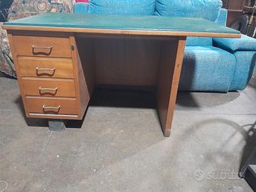 scrivania anni 40 da sistemare