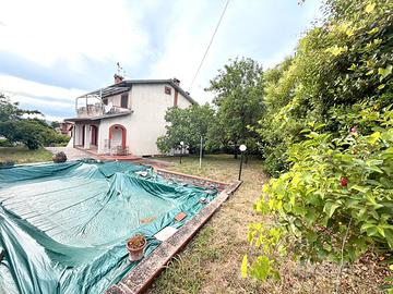 Villa indipendente su 3 livelli "NO AGENZIA"