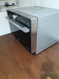 Whirlpool combinato e stereo Sony con telecomando 