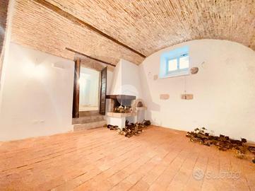 2 LOCALI A L'AQUILA