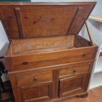 Madia, credenza d'epoca