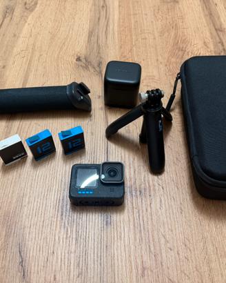 GoPro HERO 12 Black + 5 Batterie + Accessori