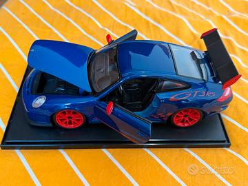 Porsche 911 GT3 RS Burago scala 1:18