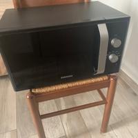 Microonde Samsung modello MS23F300EEK