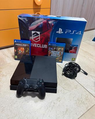 PlayStation 4 con Gta5 e Minecraft
