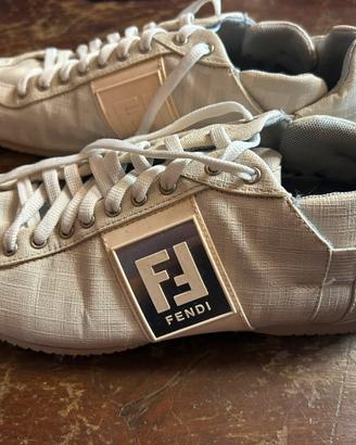 Sneakers Fendi Vintage Bianche  con Maxi Logo FF
