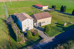 6 LOCALI A CASTELNOVO DI SOTTO