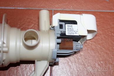 Pompa estrazione acqua Lavatrice IGNIS LTE7046