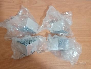 Lotto 4 piedi per mobili cromati effetto specchio
