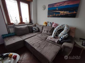 Divano con penisola 280x230  r e g a l o